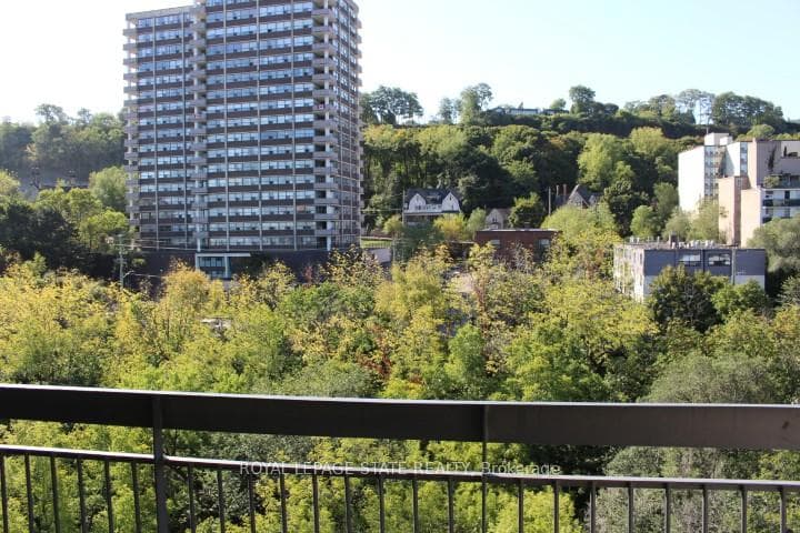 150 Charlton Avenue Unit 1507 photo 12