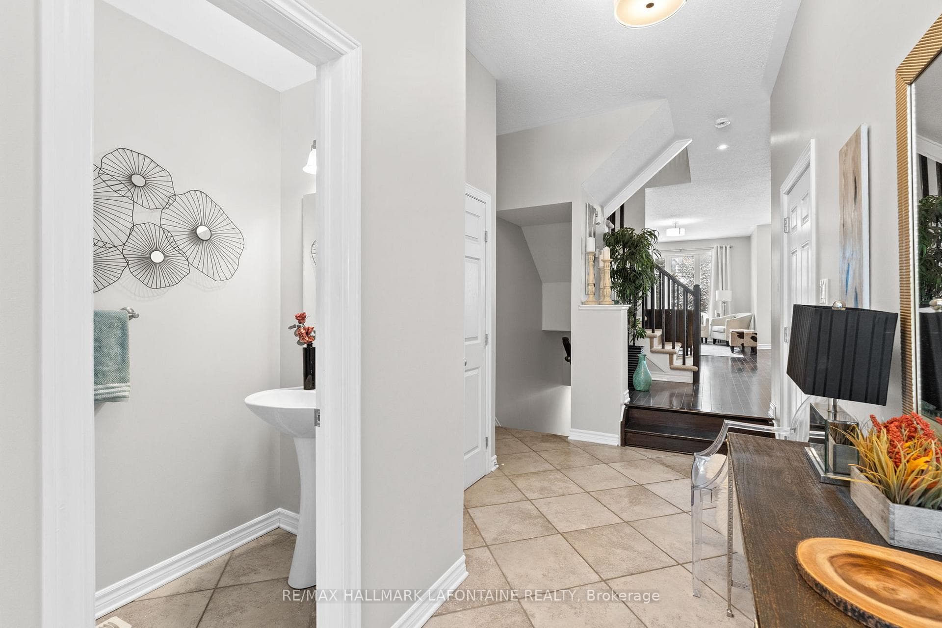 122 Flat Sedge Crescent photo 3