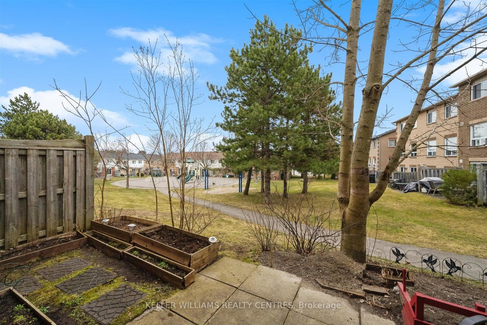 617 Gibney Crescent photo 24
