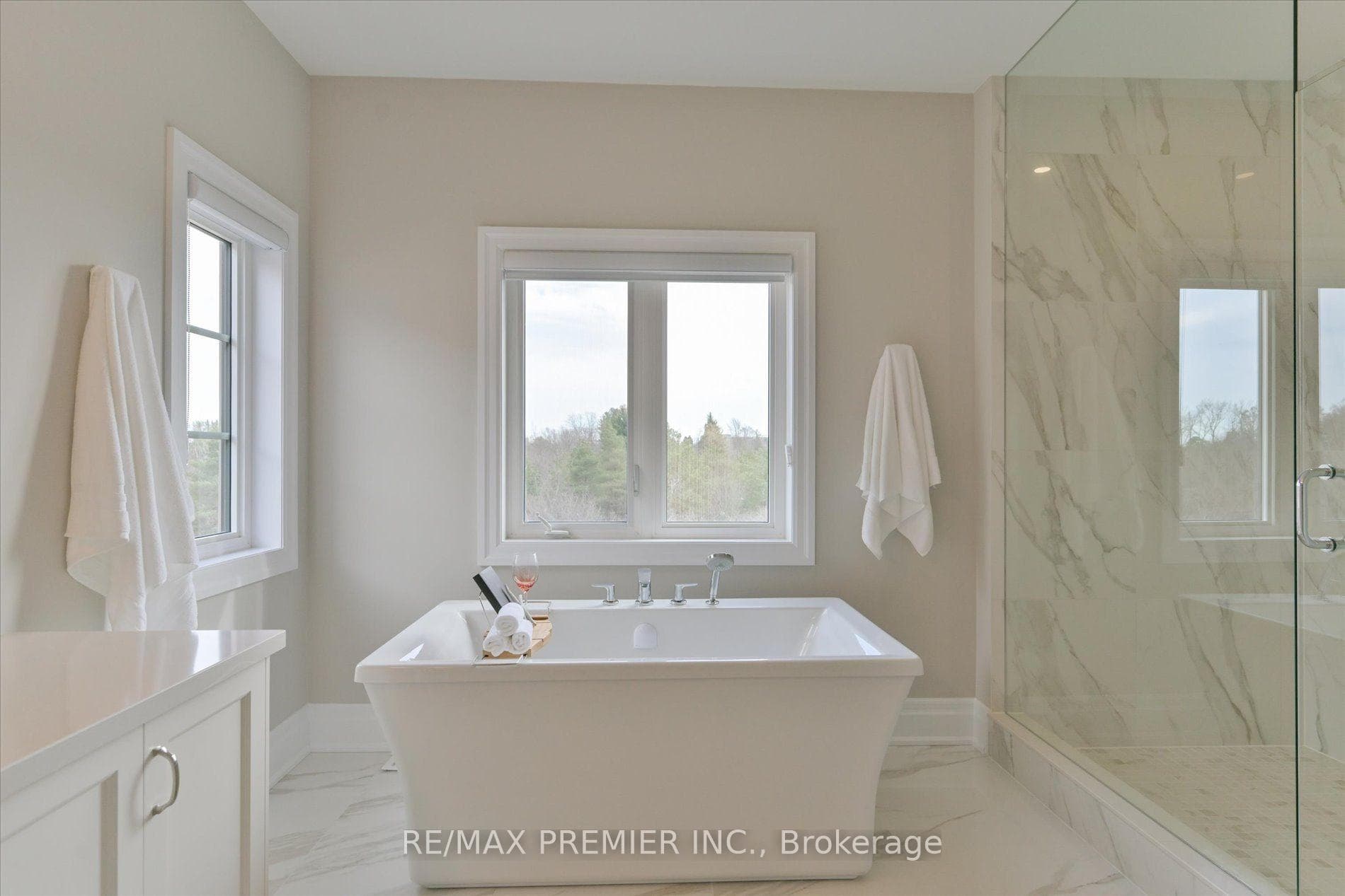 94 Sunny Acres Crescent photo 36