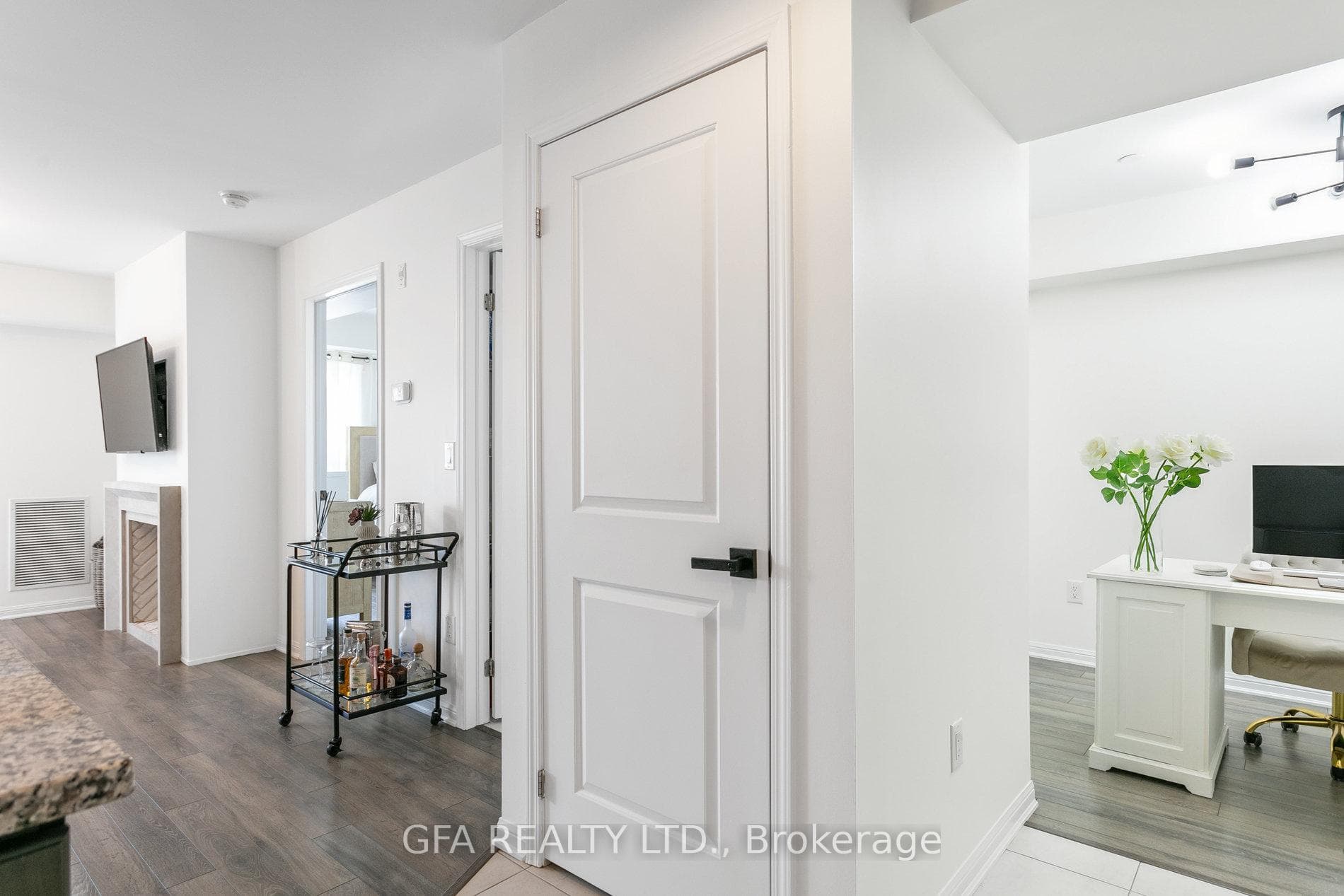 1005 Nadalin Heights Unit 312 photo 6