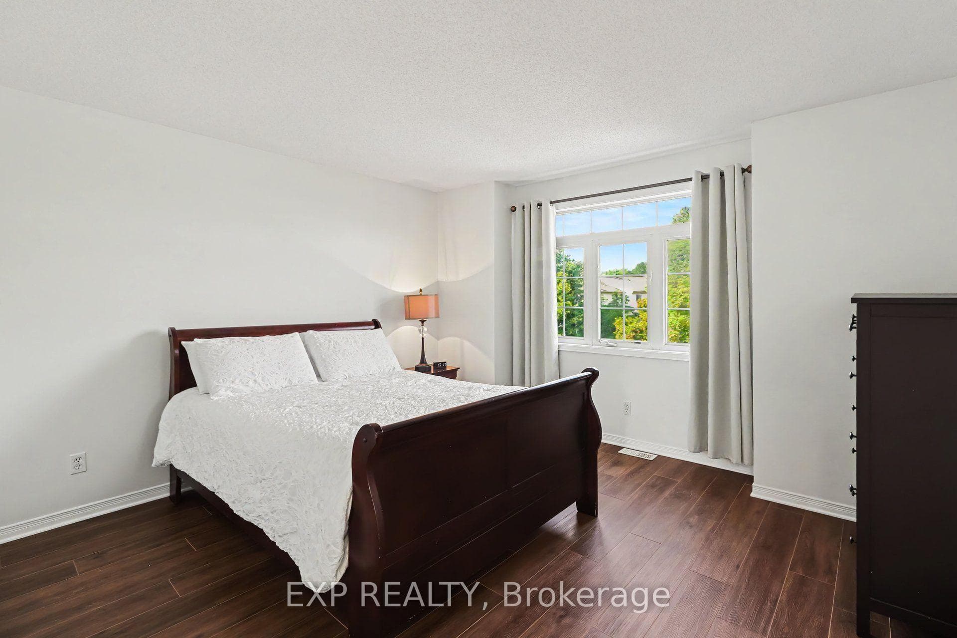203 Duntroon Circle photo 21