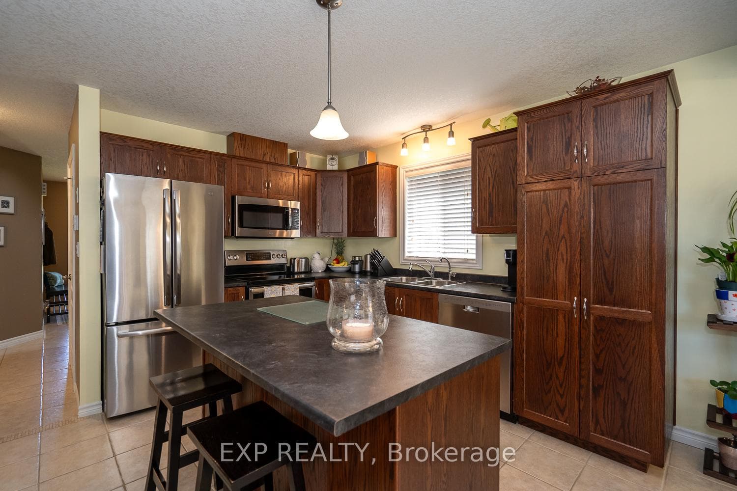 6 Robert Simone Way photo 8