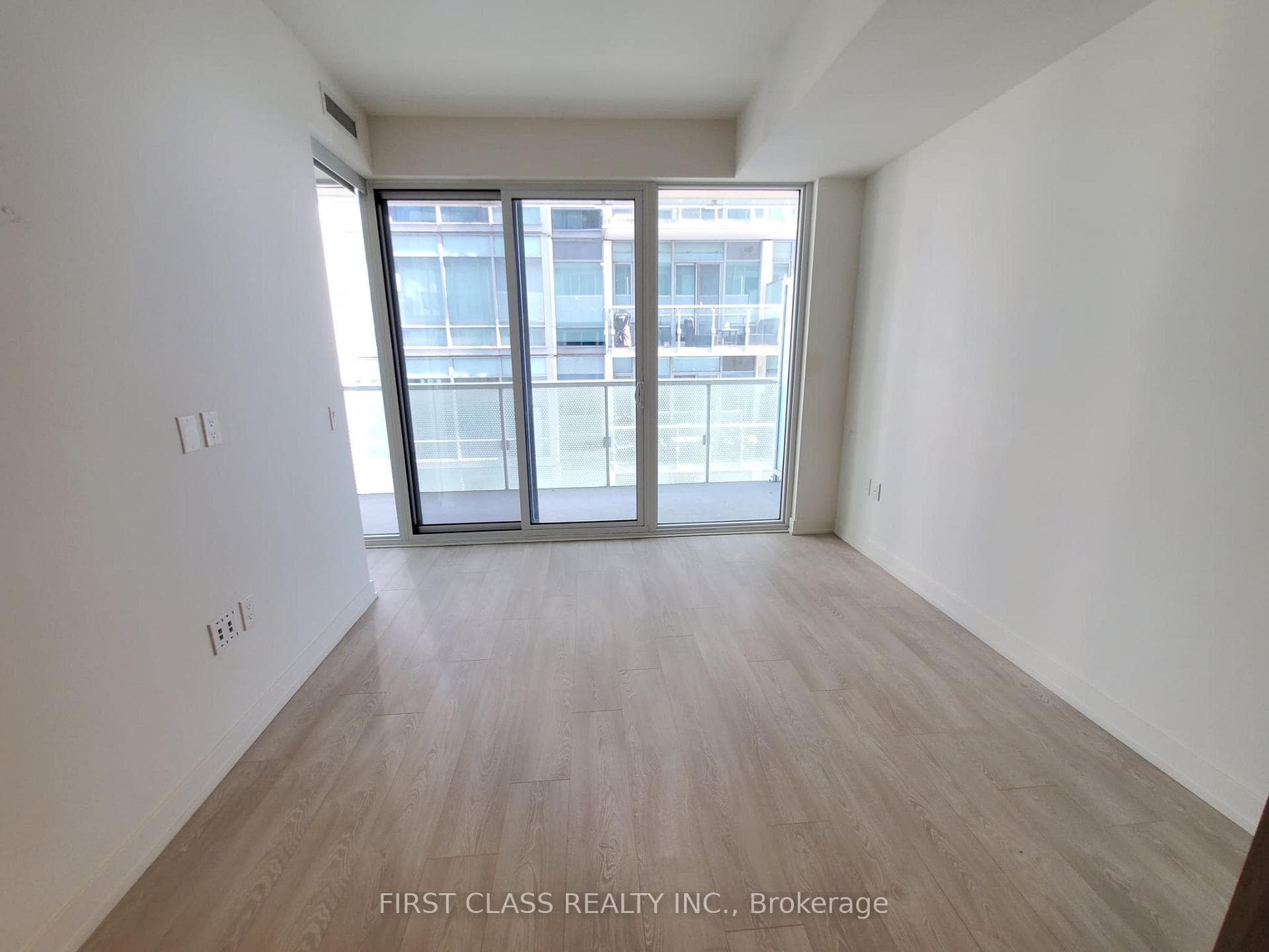 15 Queens Quay Unit 408 photo 12