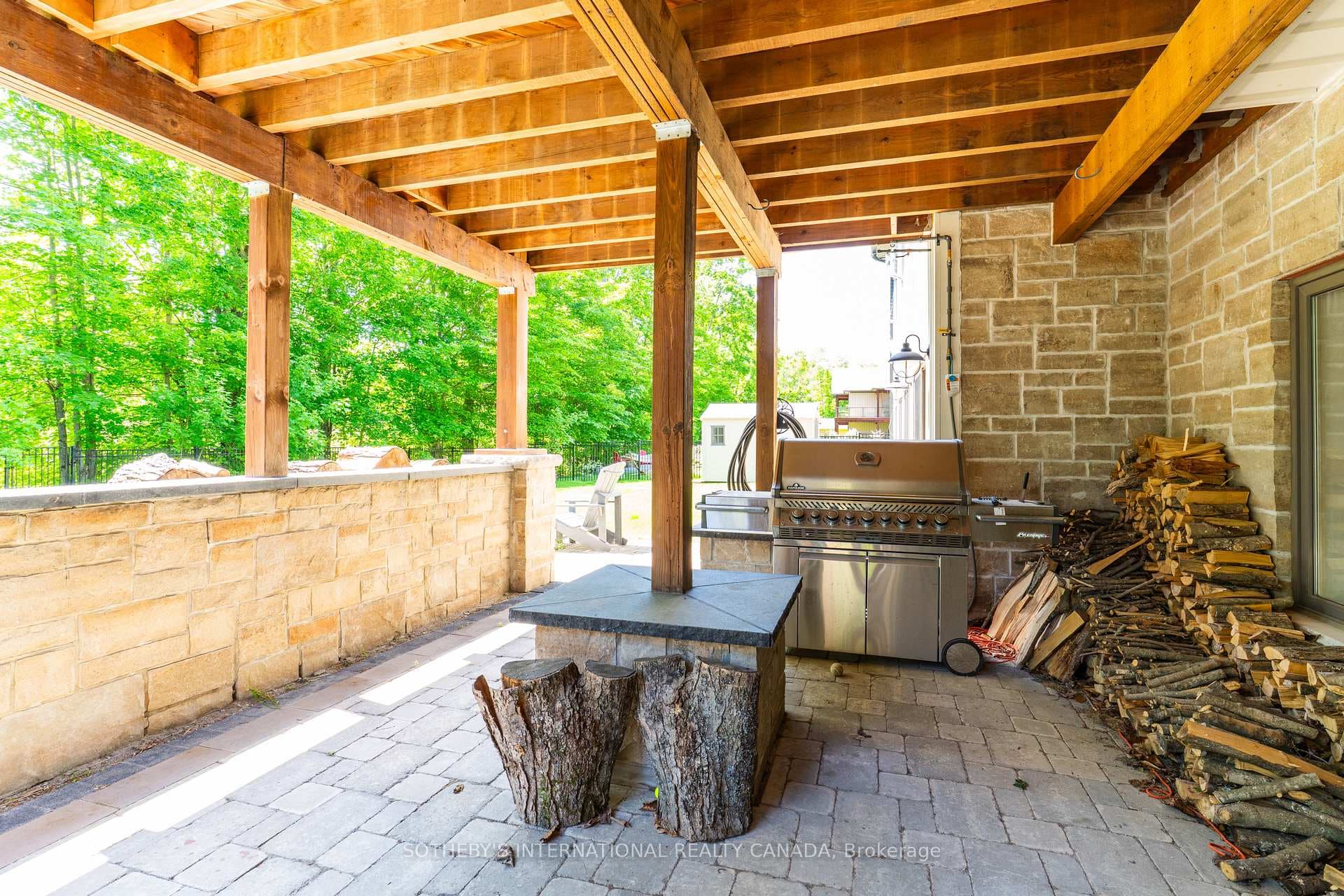 7 Ridgewood Court photo 37