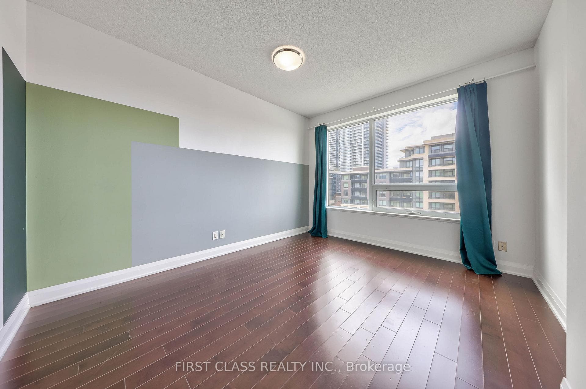 28 Uptown Drive Unit 610 photo 20