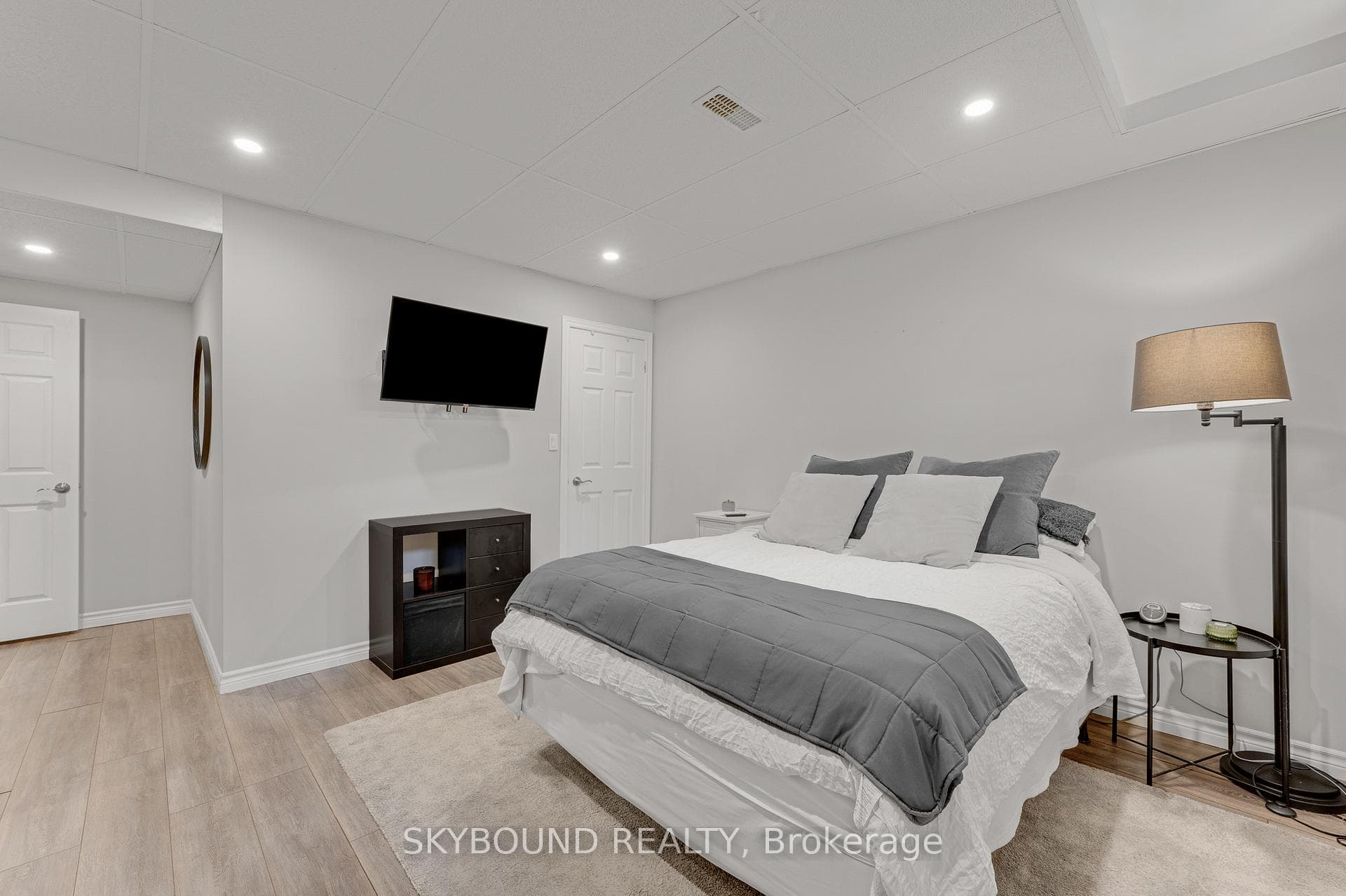365 Valridge Drive photo 38