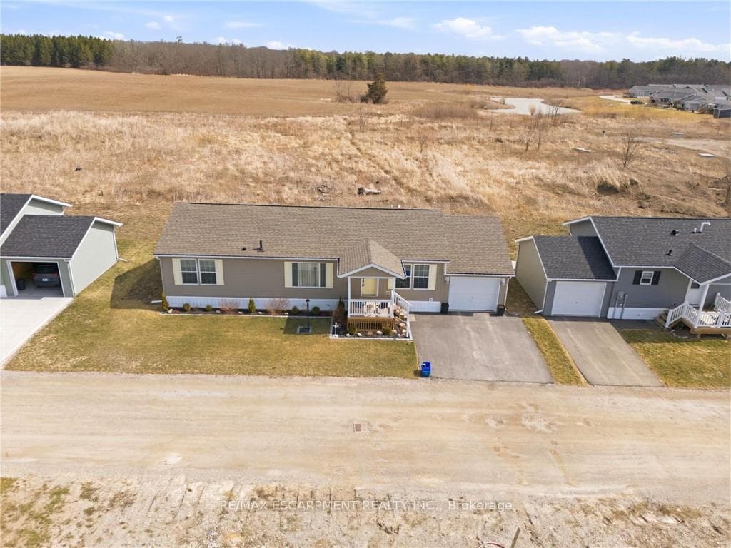 20 Hickory Hollow photo 2