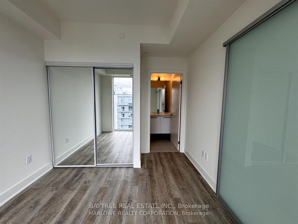 185 Deerfield Road Unit 812 photo 8