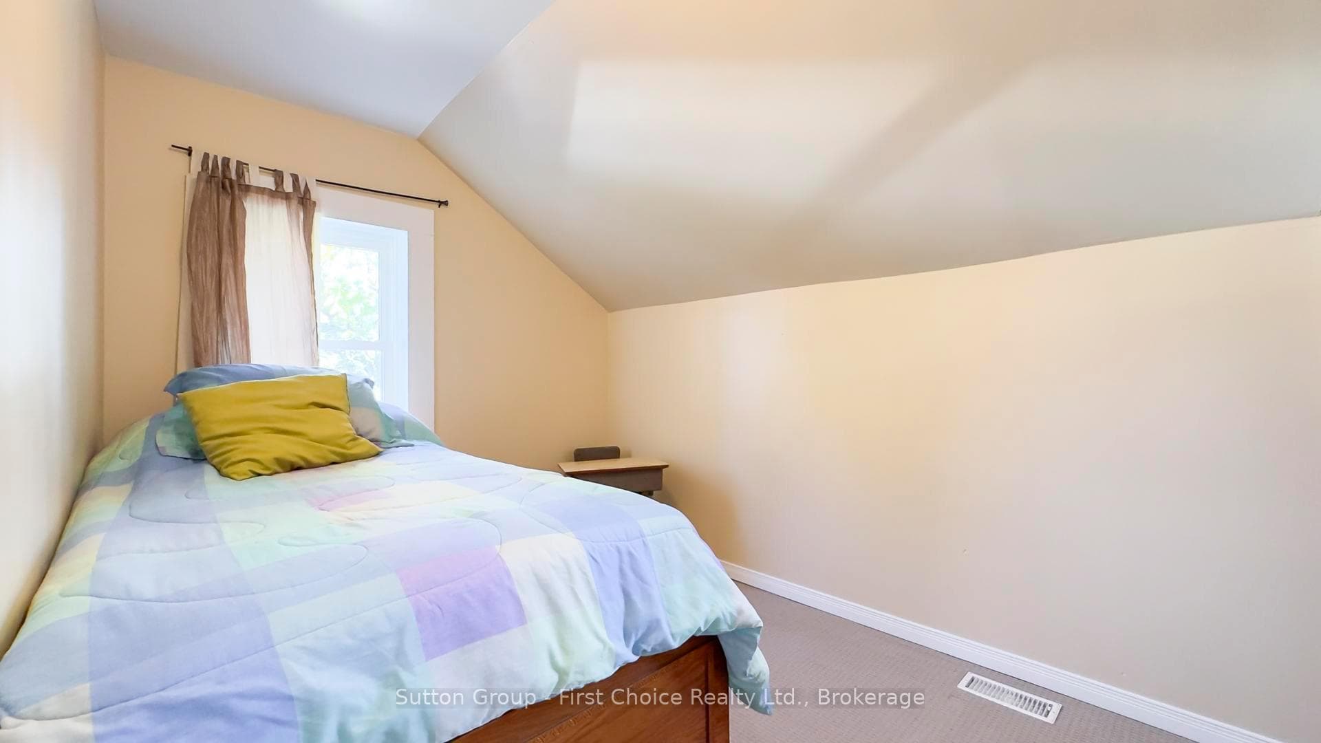 54 Waterloo Street photo 36