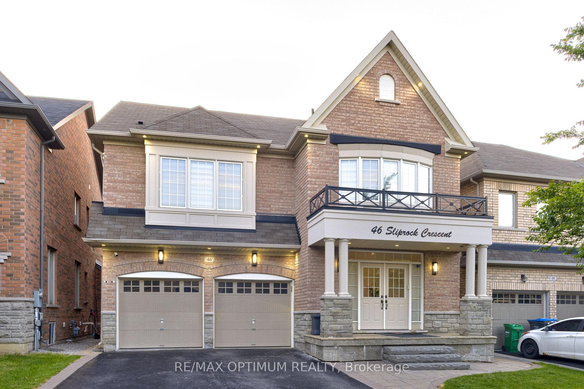 46 Sliprock Crescent photo 2