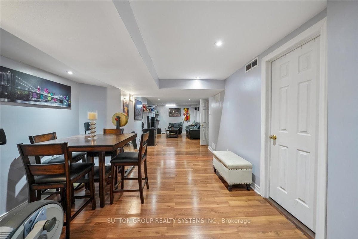 3348 Sunlight Street photo 34