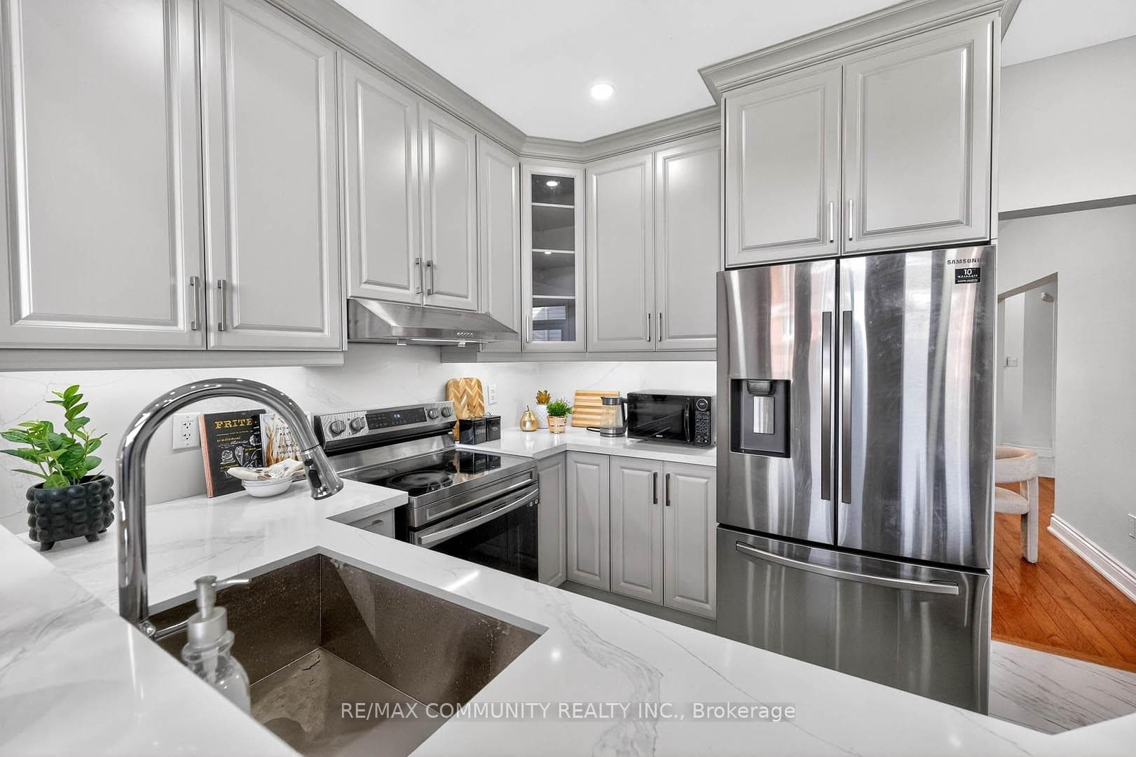 107 Monk Crescent photo 15