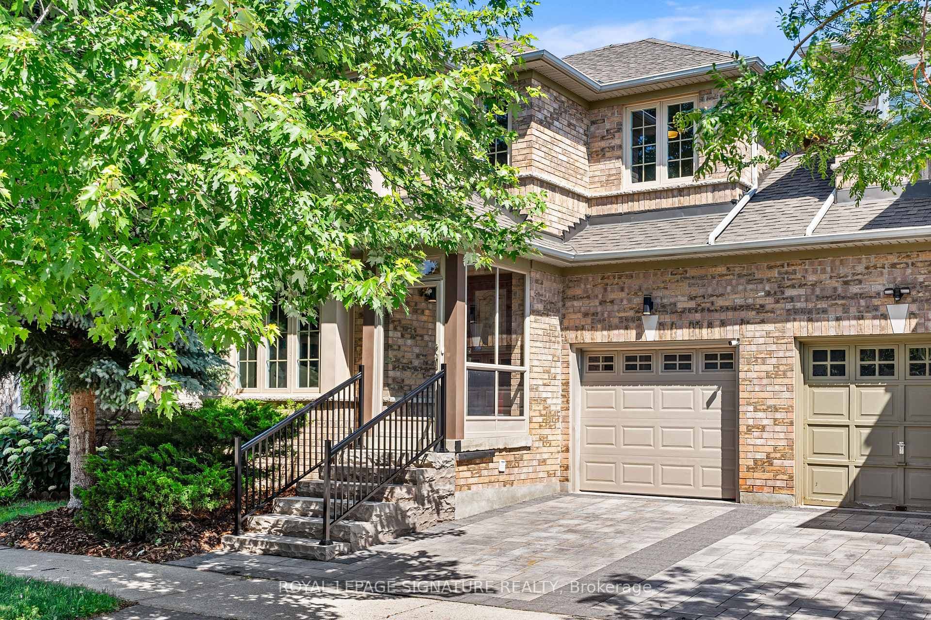 22 Grasslands Avenue photo 2