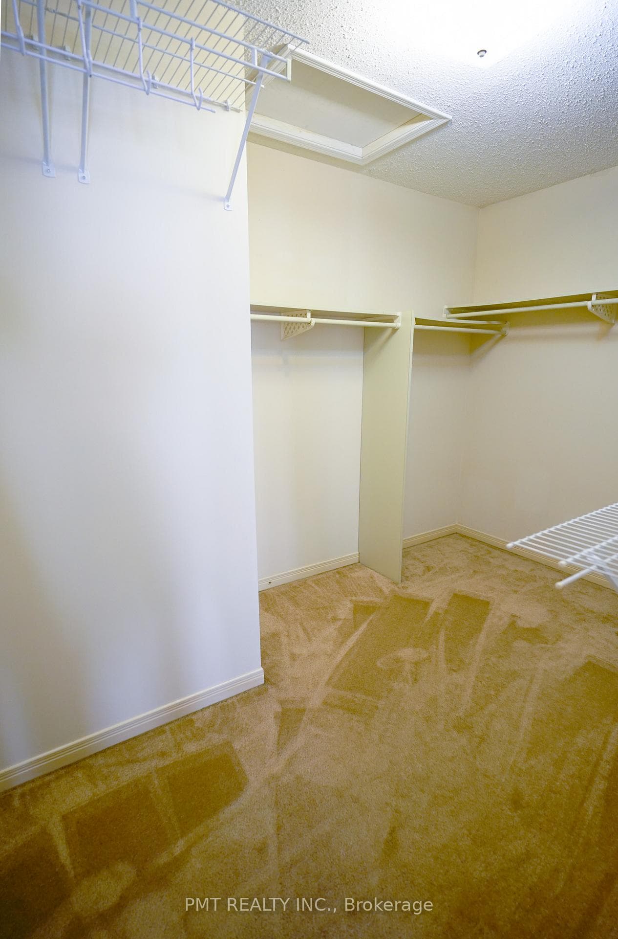 26 Dartmoor Drive Unit Main photo 15