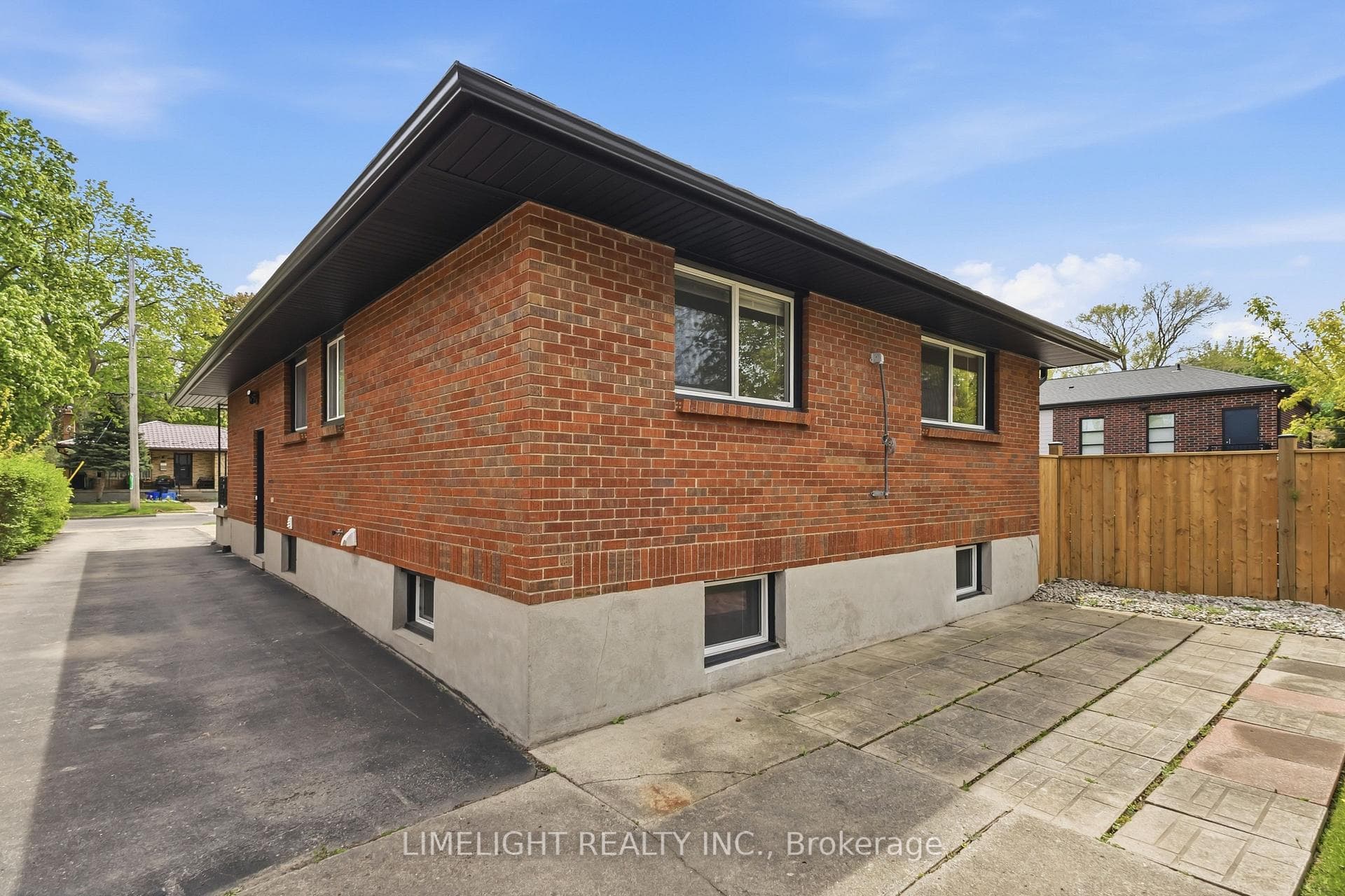 598 Ross Street photo 40