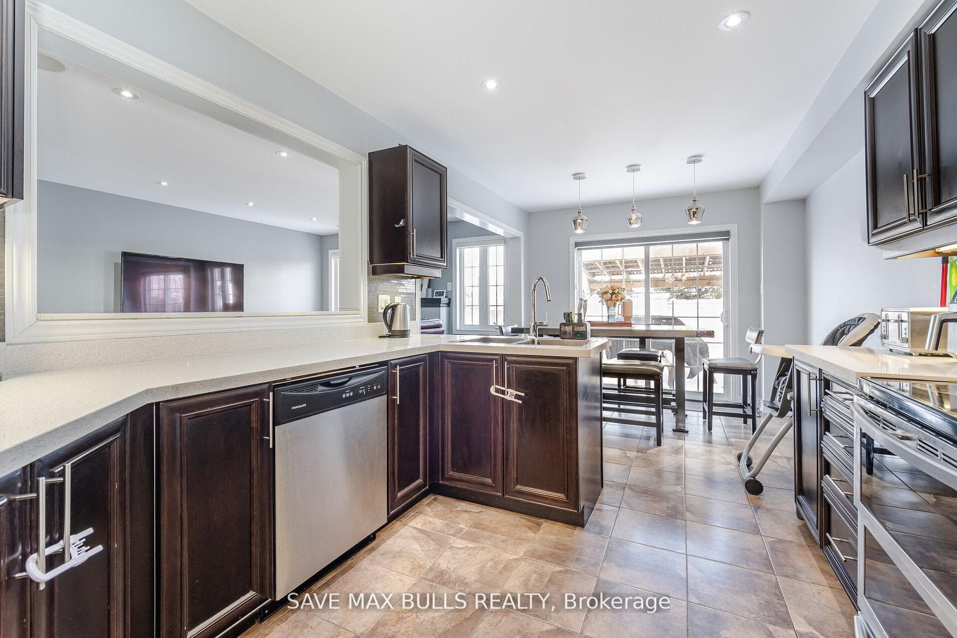 26 Beachville Circle photo 14