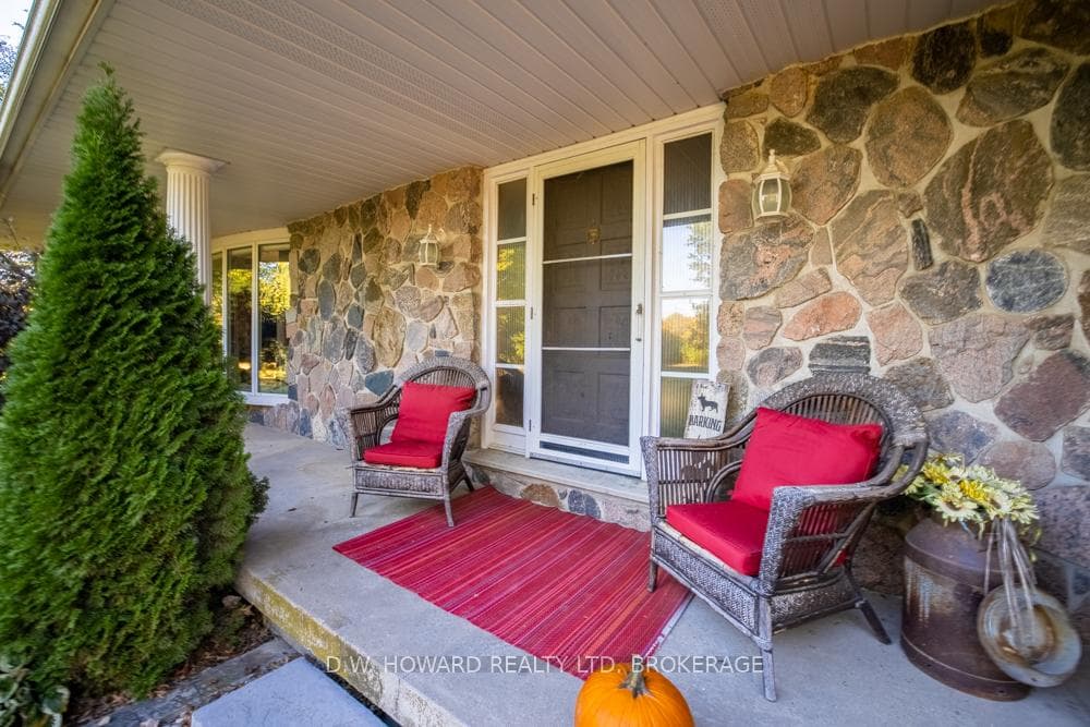 2264 Shisler Road photo 4