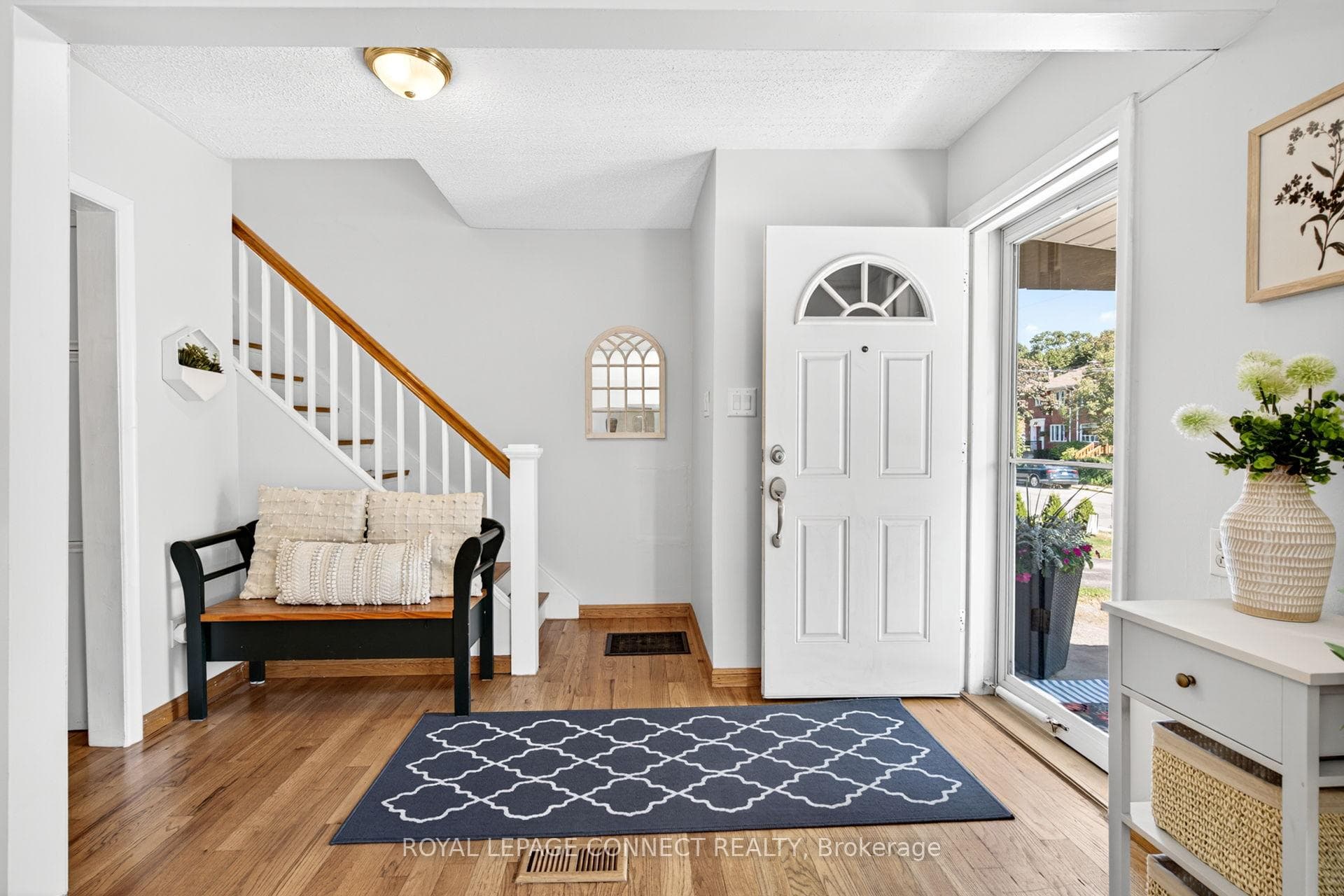 110 Heale Avenue photo 4
