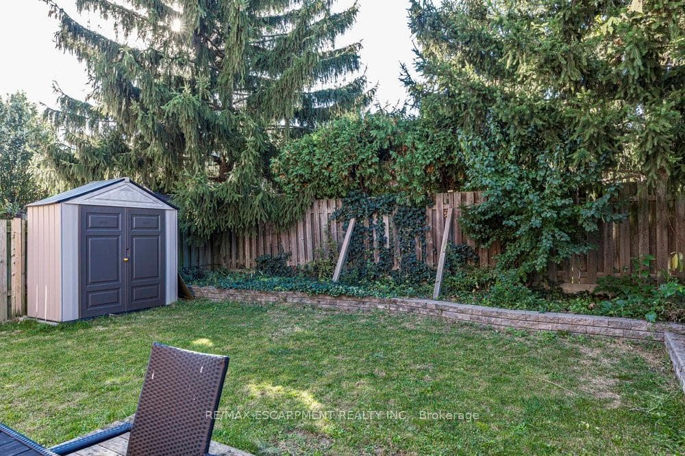 300 CRERAR Drive photo 35