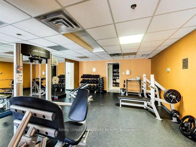 650 Queens Quay Unit 1121 photo 10