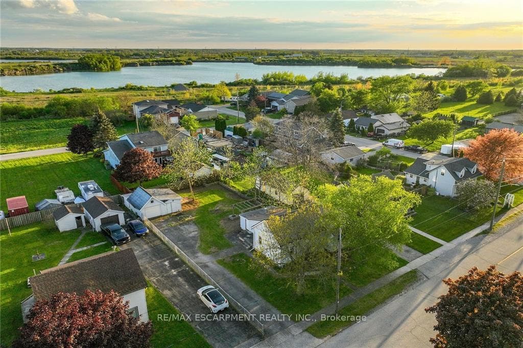 53 Jane Street photo 28