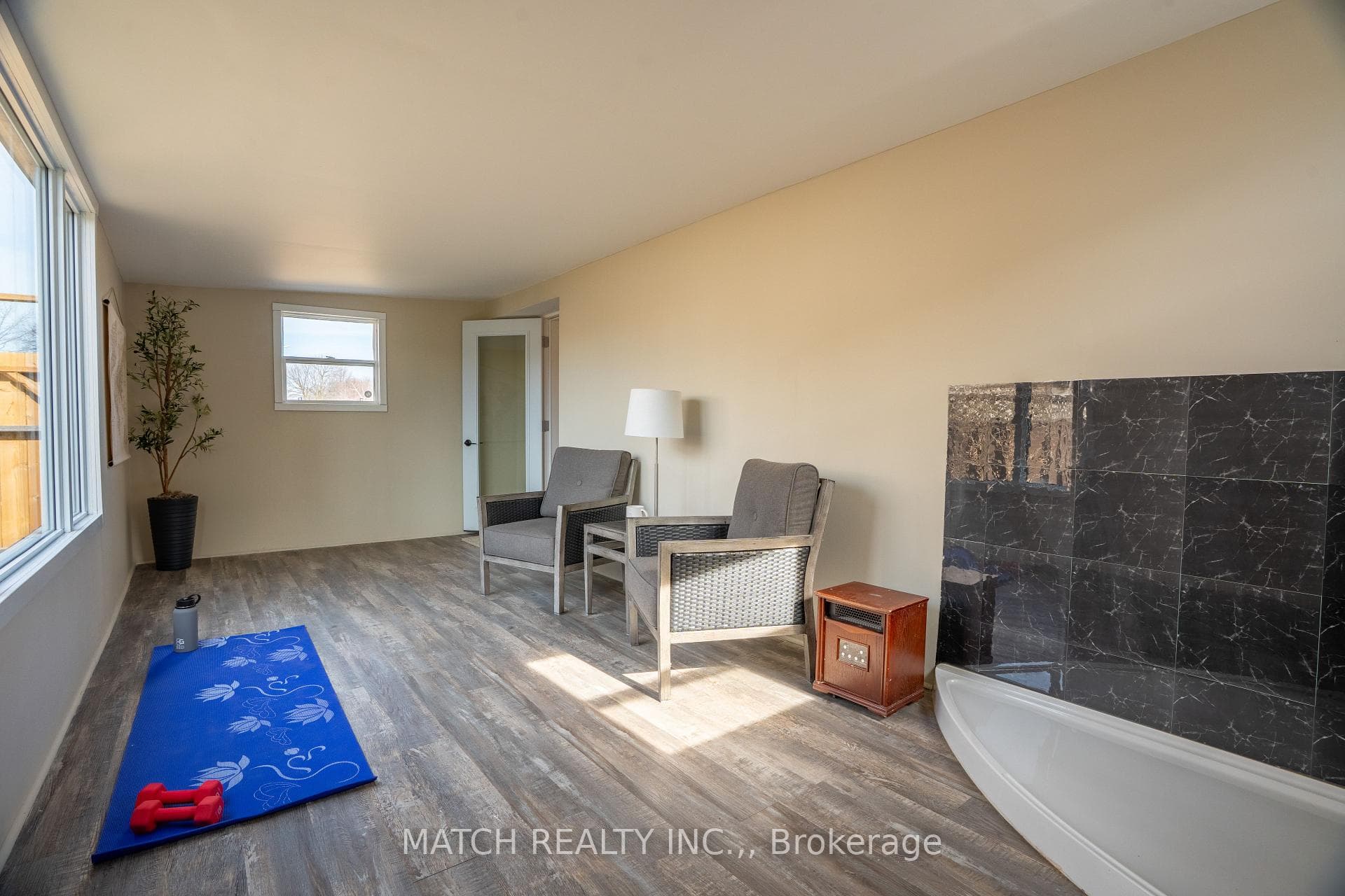 72 Randolf Crescent photo 10