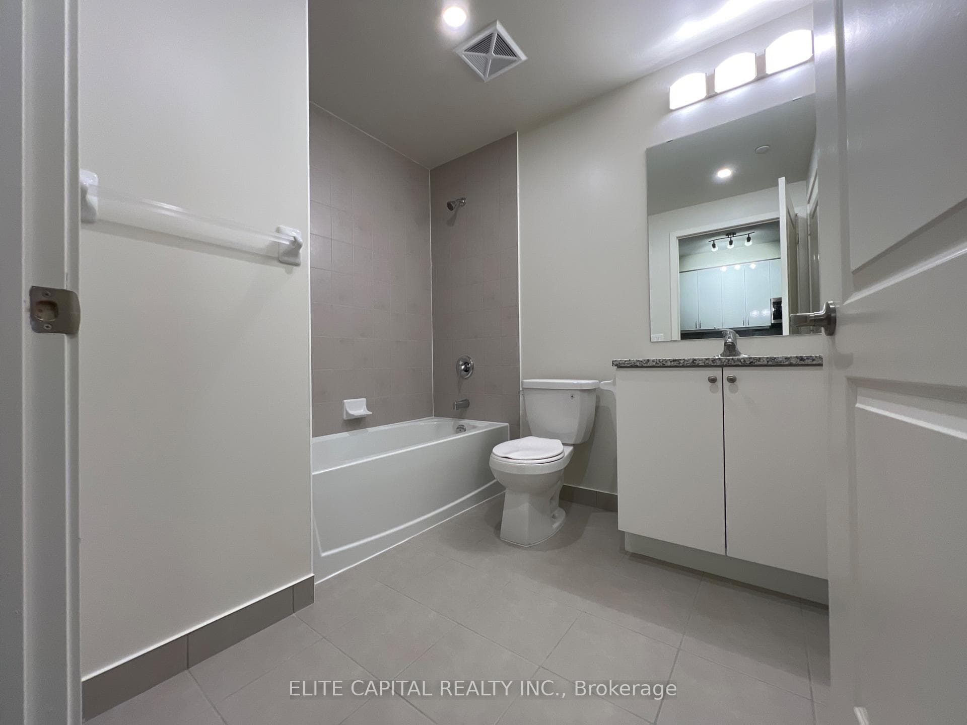 38 Annie Craig Drive Unit 709 photo 5