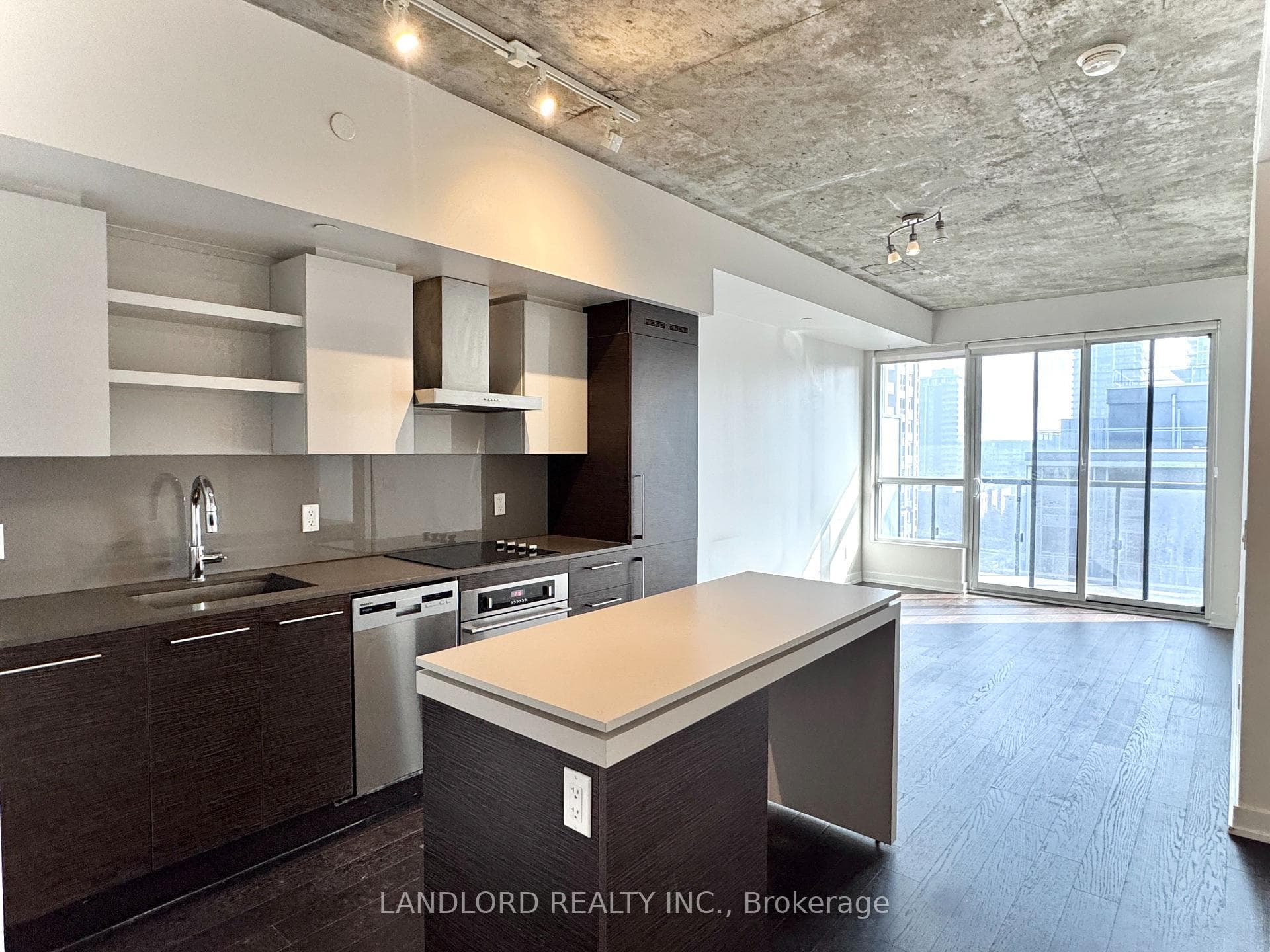 1030 King Street Unit 815 photo 2