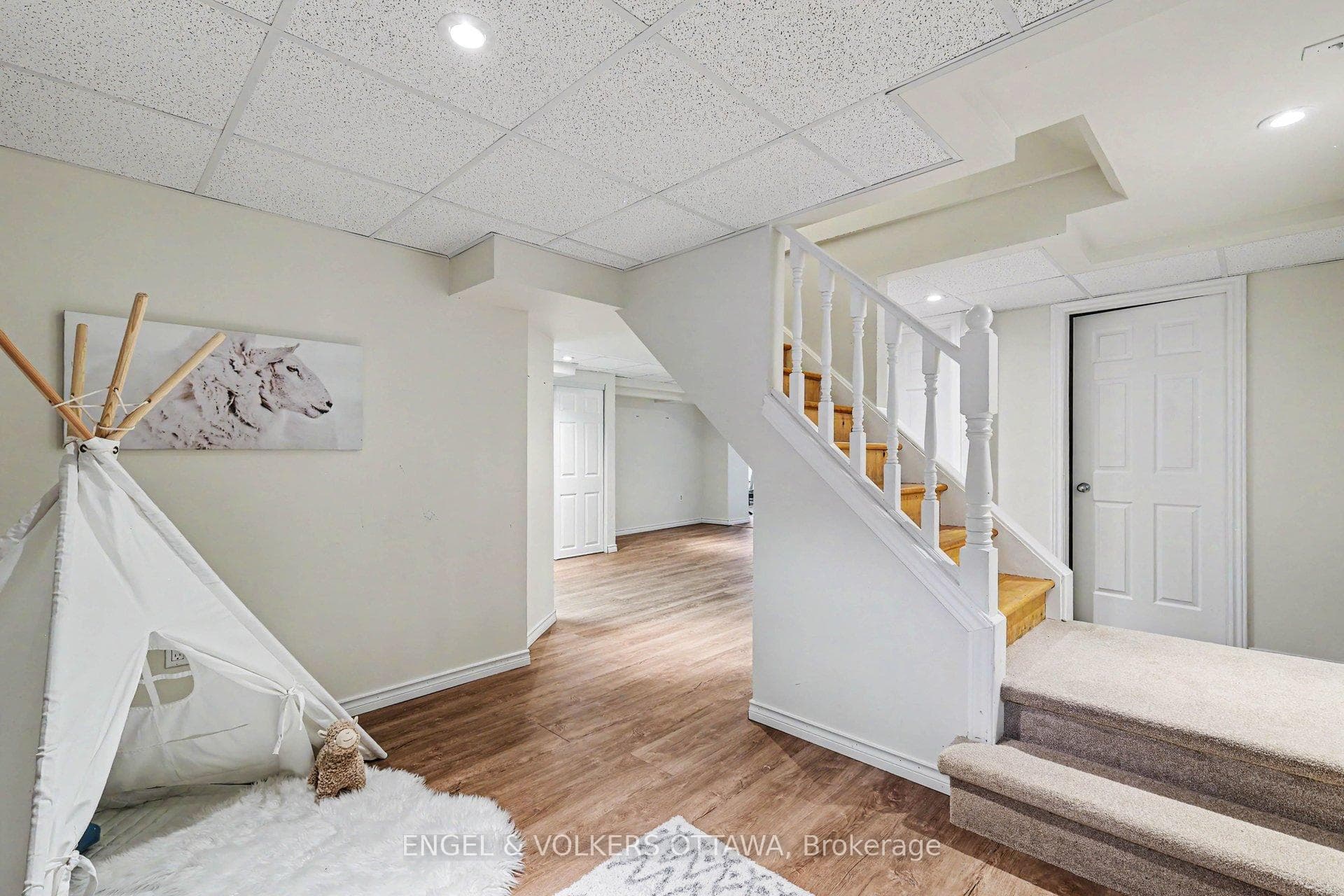 176 Sanford Avenue photo 25