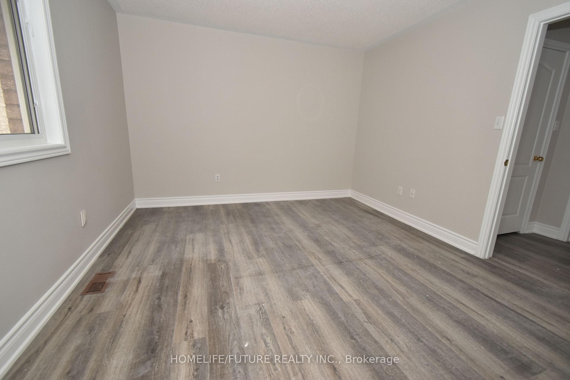 626 Highglen Avenue photo 25
