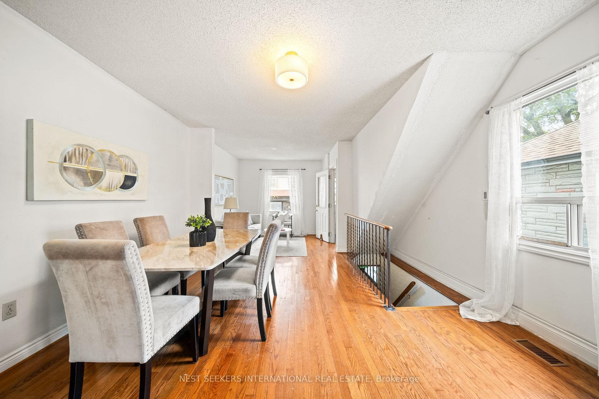 35 Cambrai Avenue photo 15