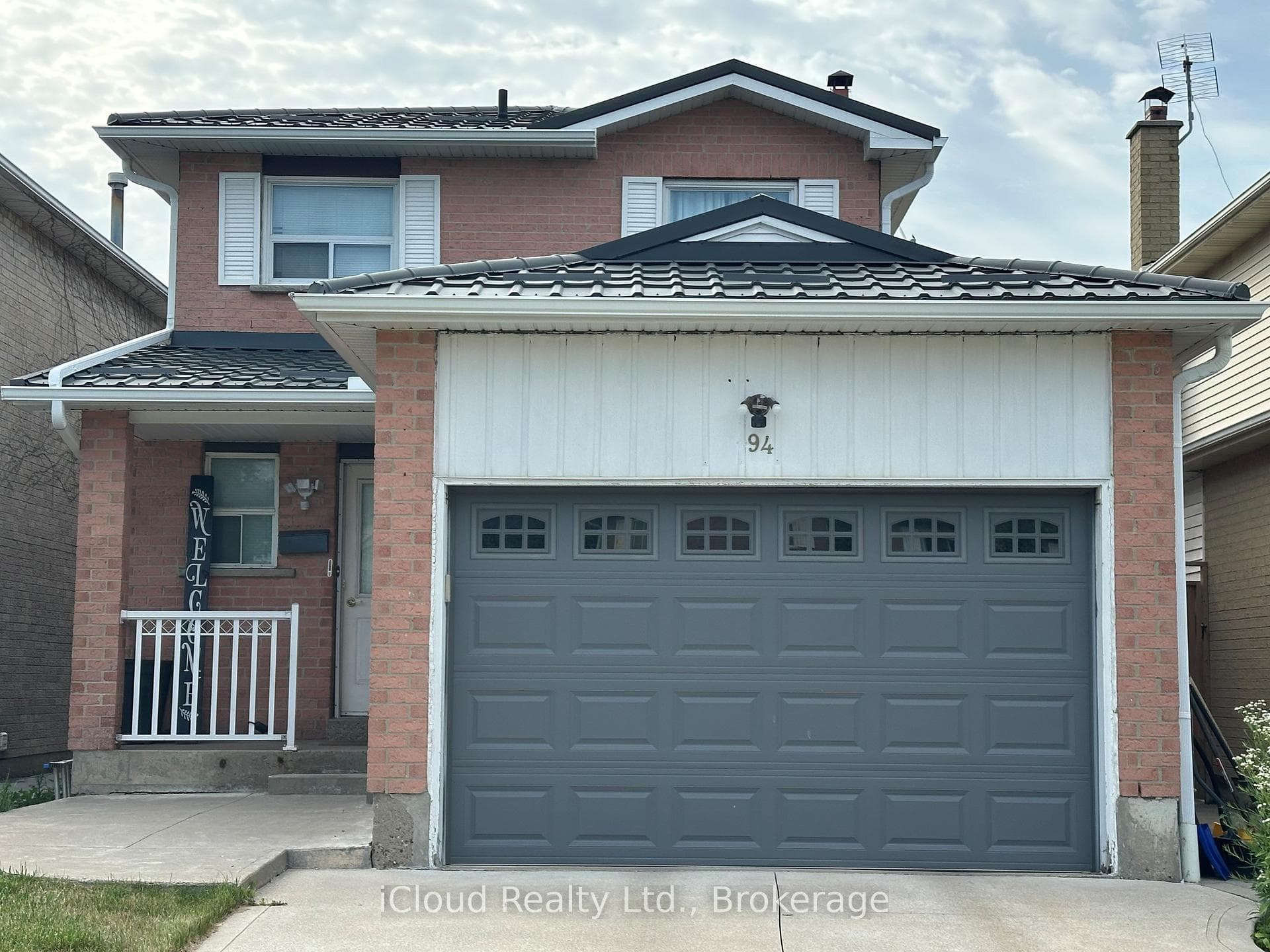 94 Newbridge Crescent photo 2