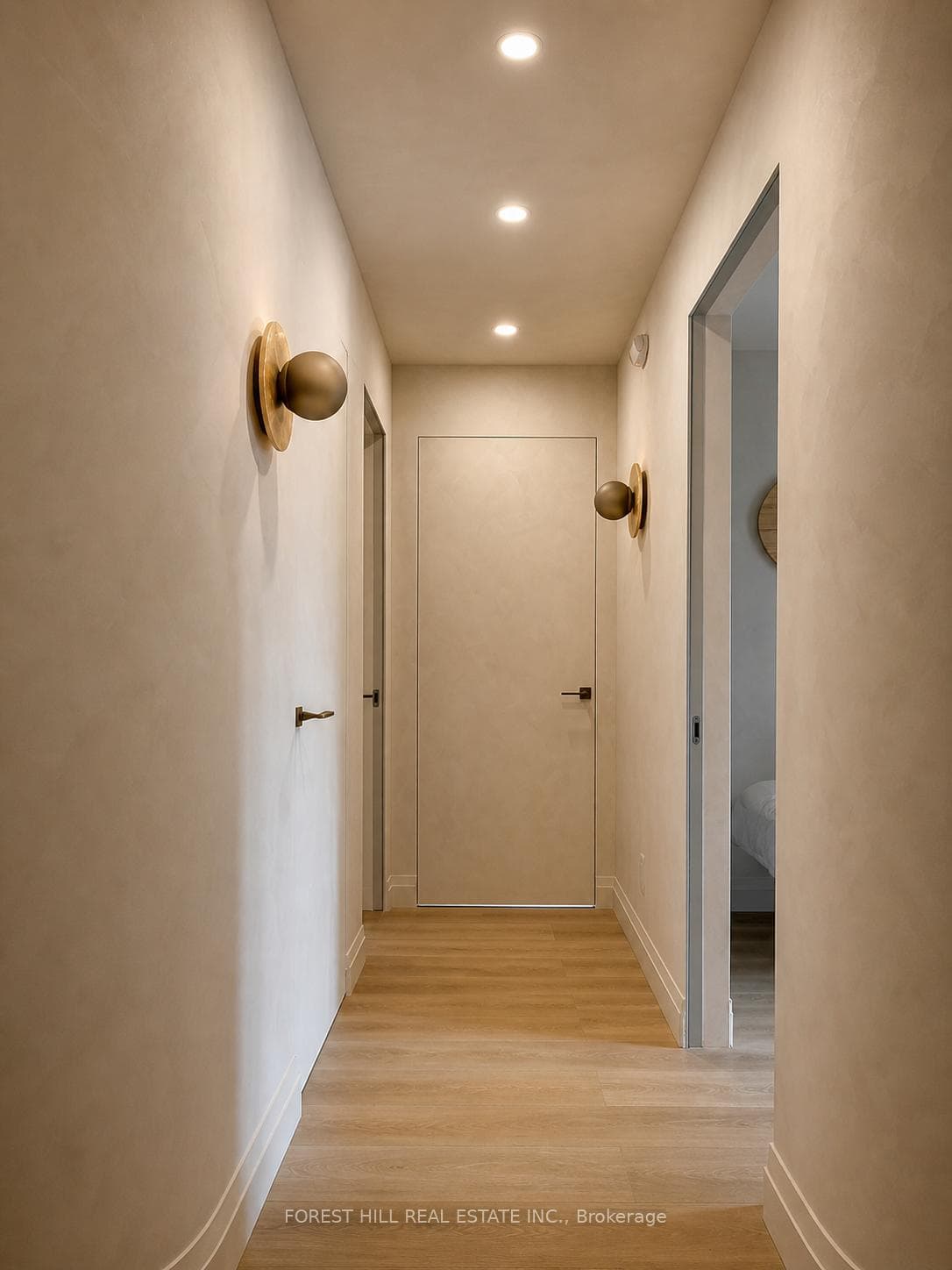 315 Avenue Road Unit Room 1 photo 6