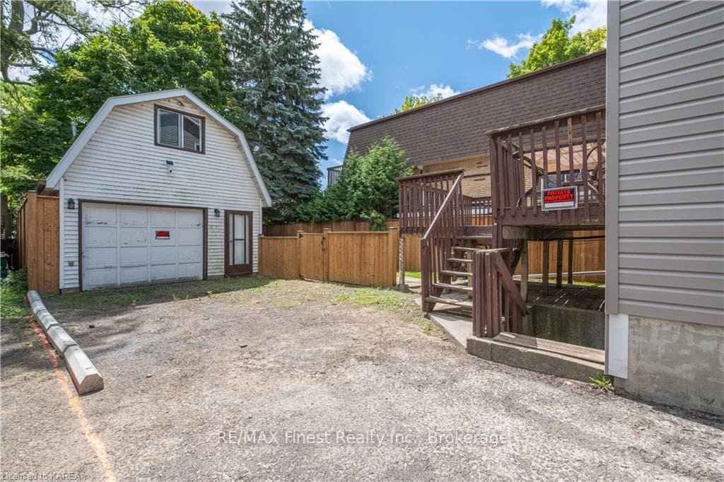 210 CONCESSION Street photo 25