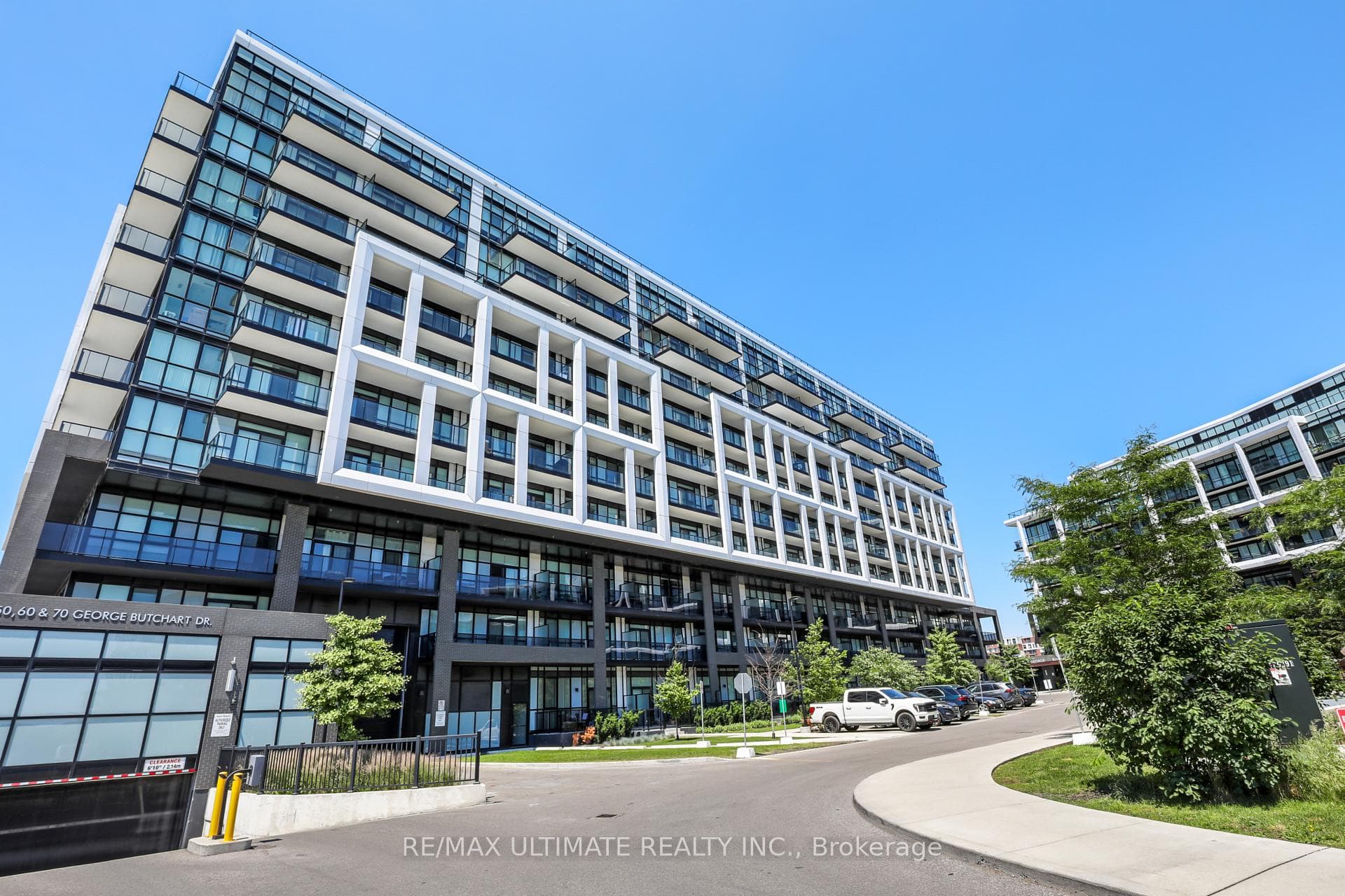 50 George Butchart Drive Unit 906 photo 1