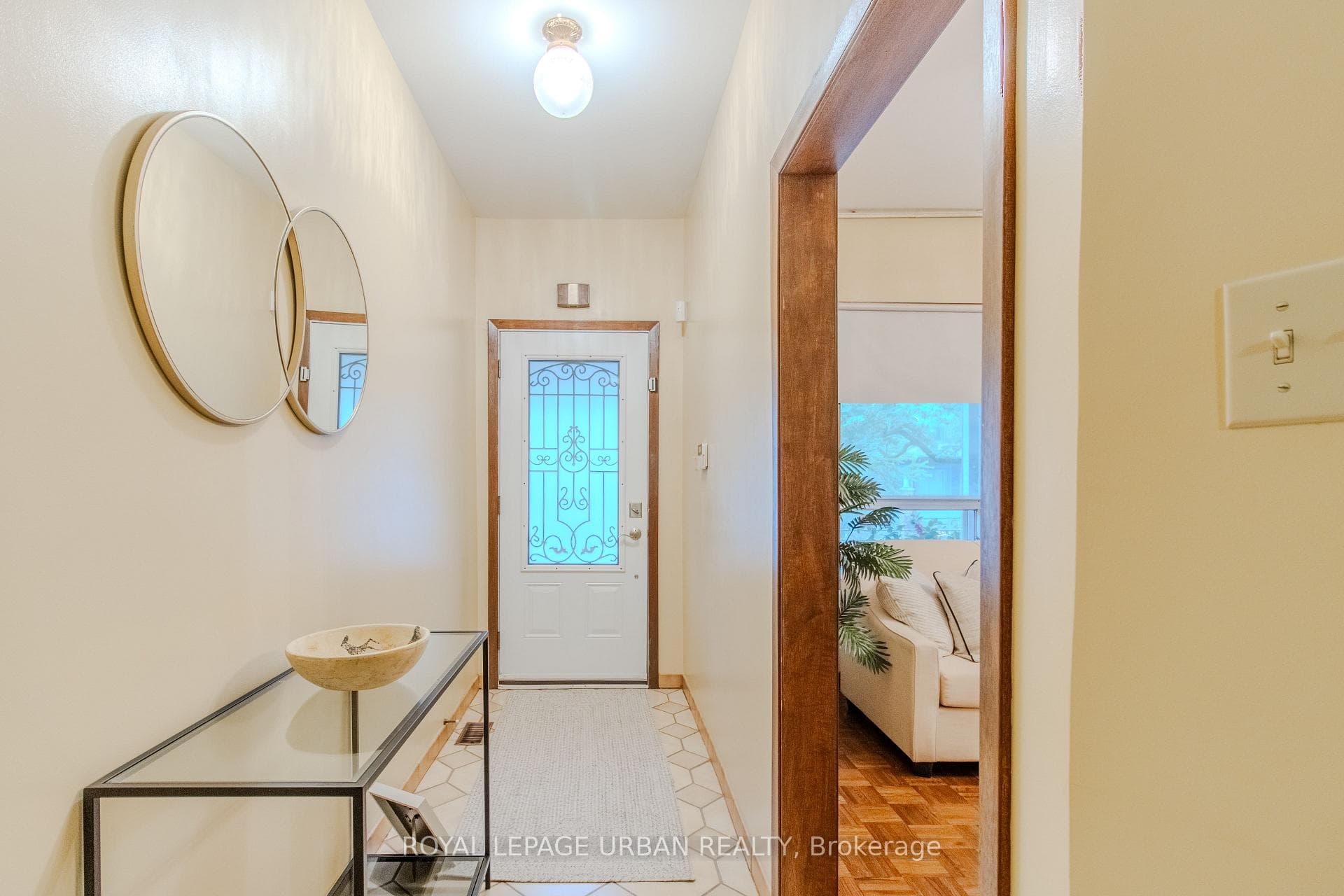 162 Gillard Avenue photo 5