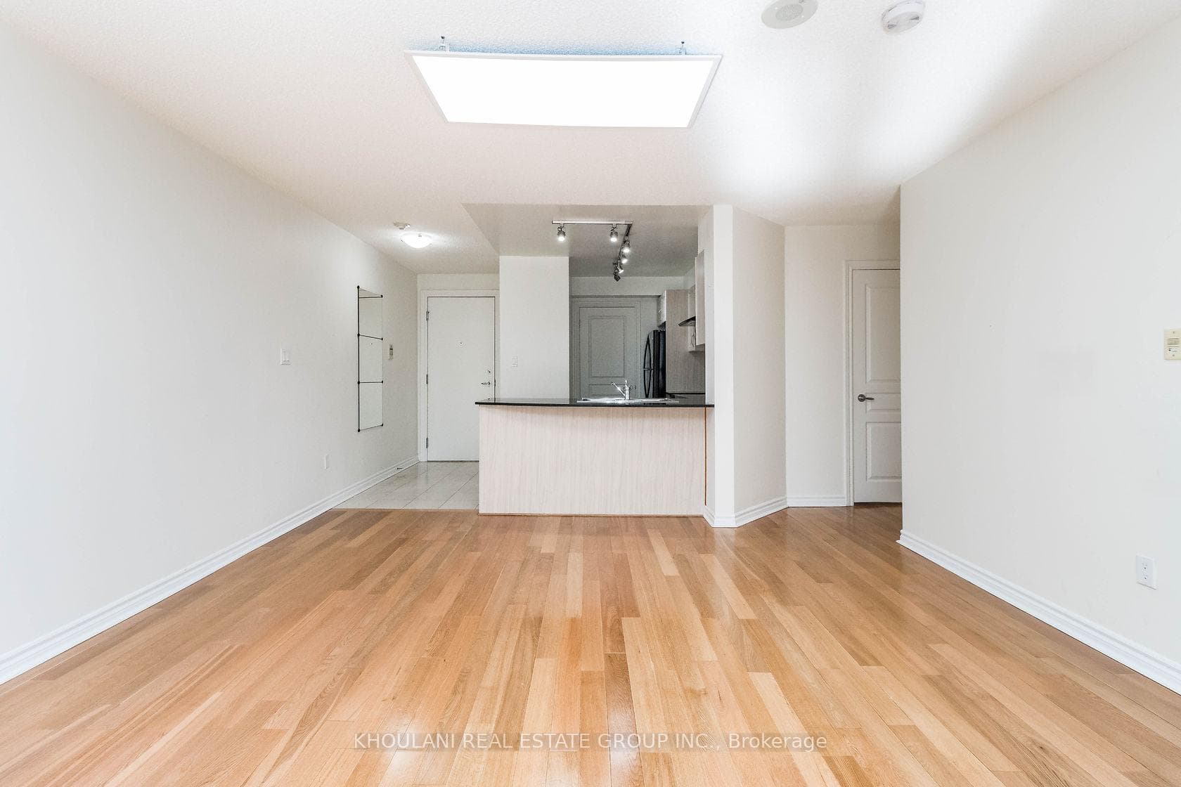 801 Bay Street Unit 1501 photo 10