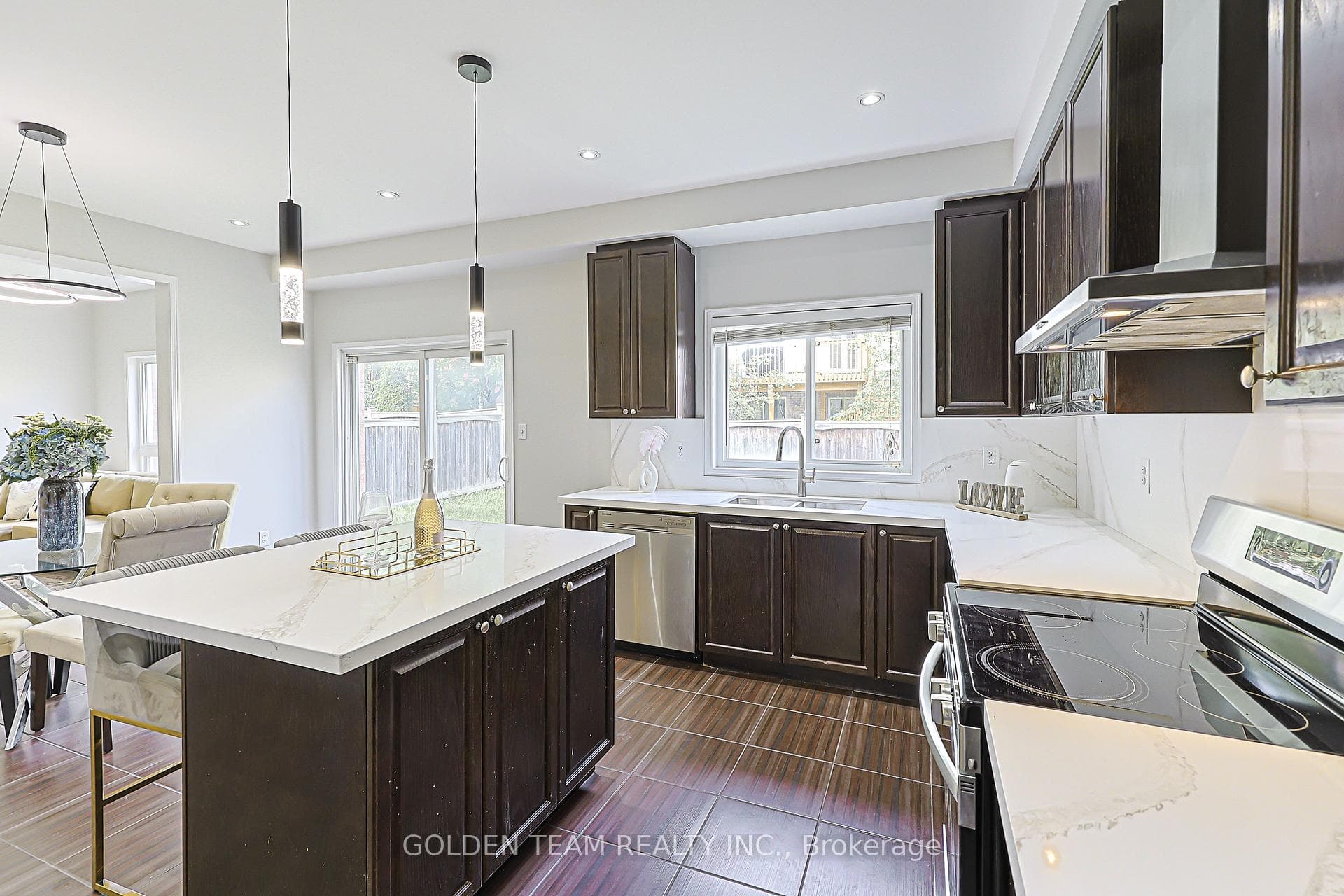 1855 Grandview Street photo 21