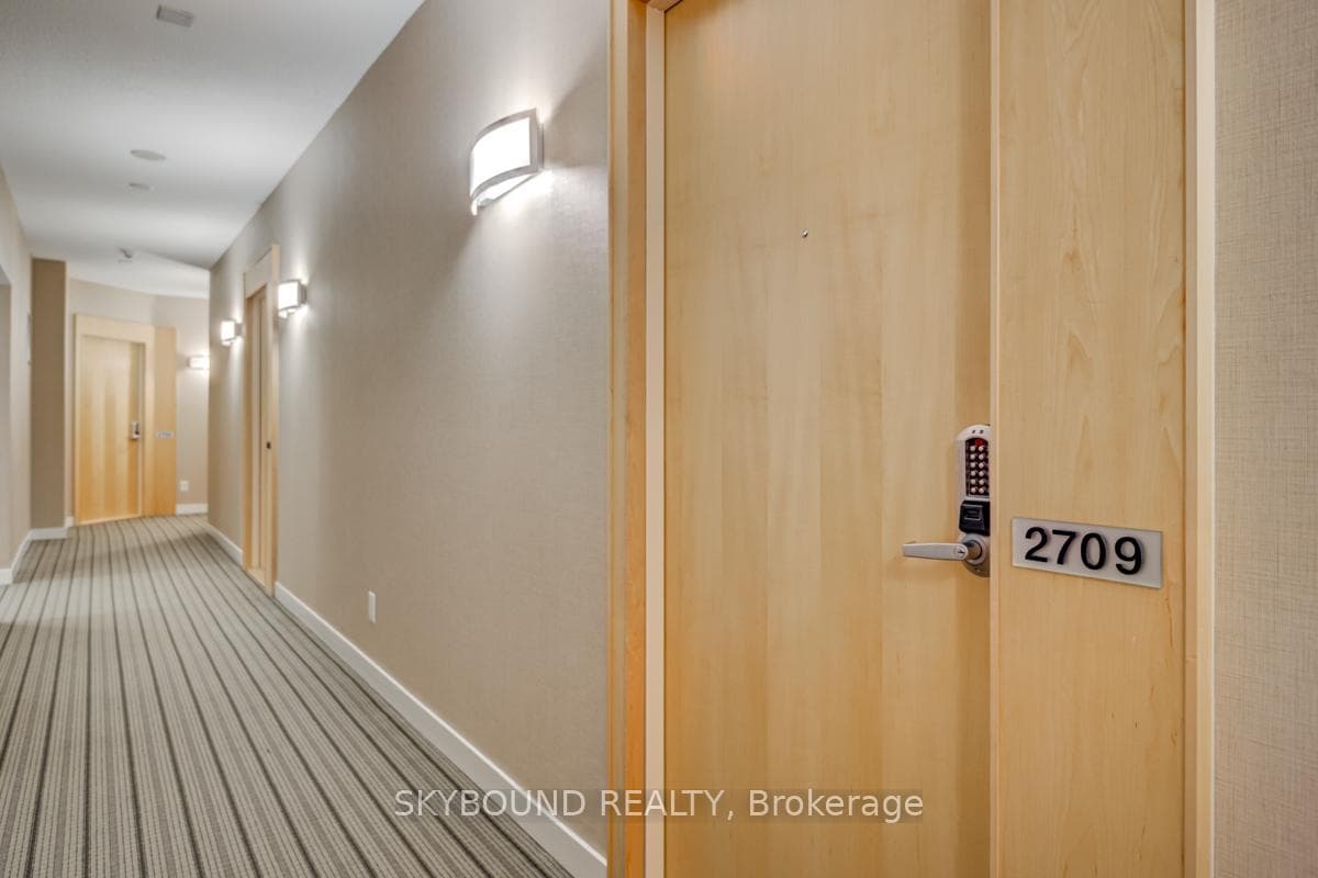 55 Bremner Boulevard Unit 2709 photo 1