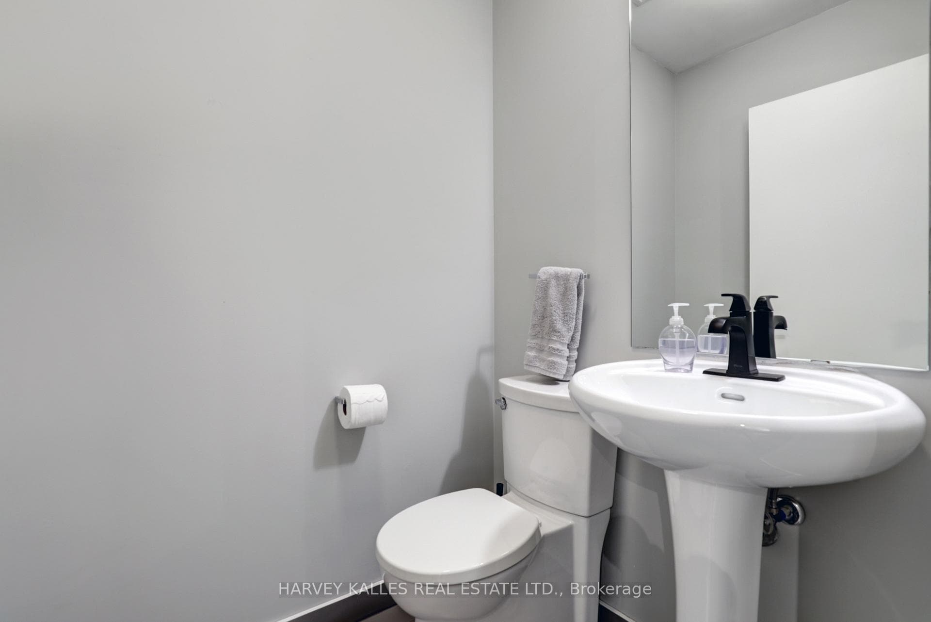 38 Niagara Street Unit 709 photo 6