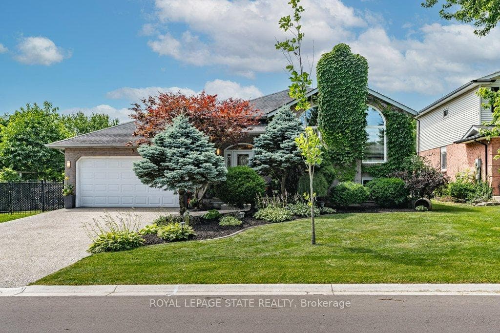 48 McMaster Drive photo 1