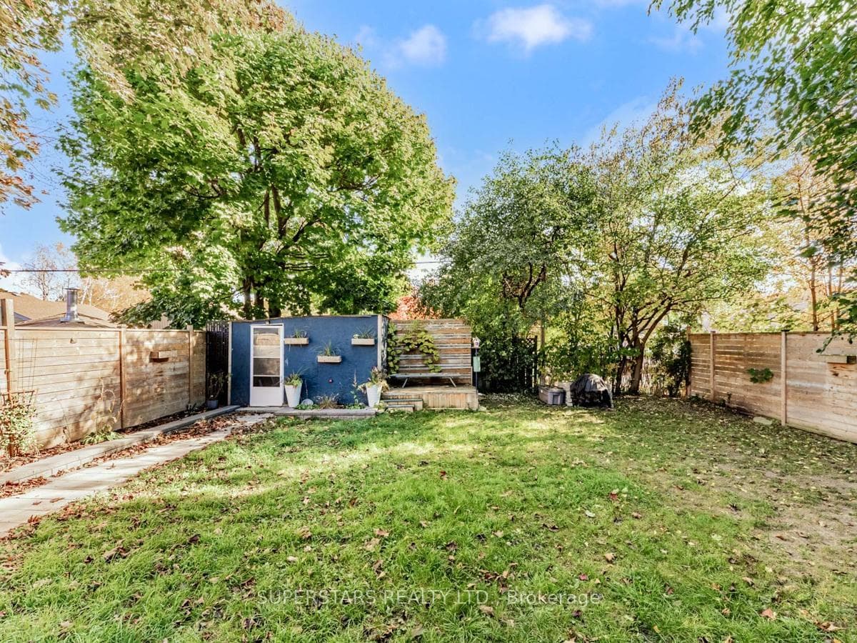 66 Madras Crescent photo 22
