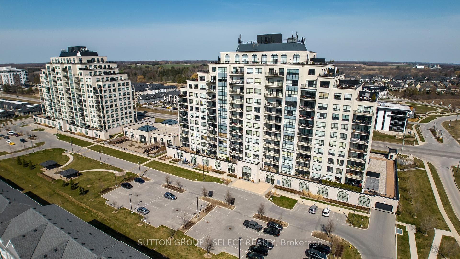 240 Villagewalk Boulevard Unit 809 photo 2