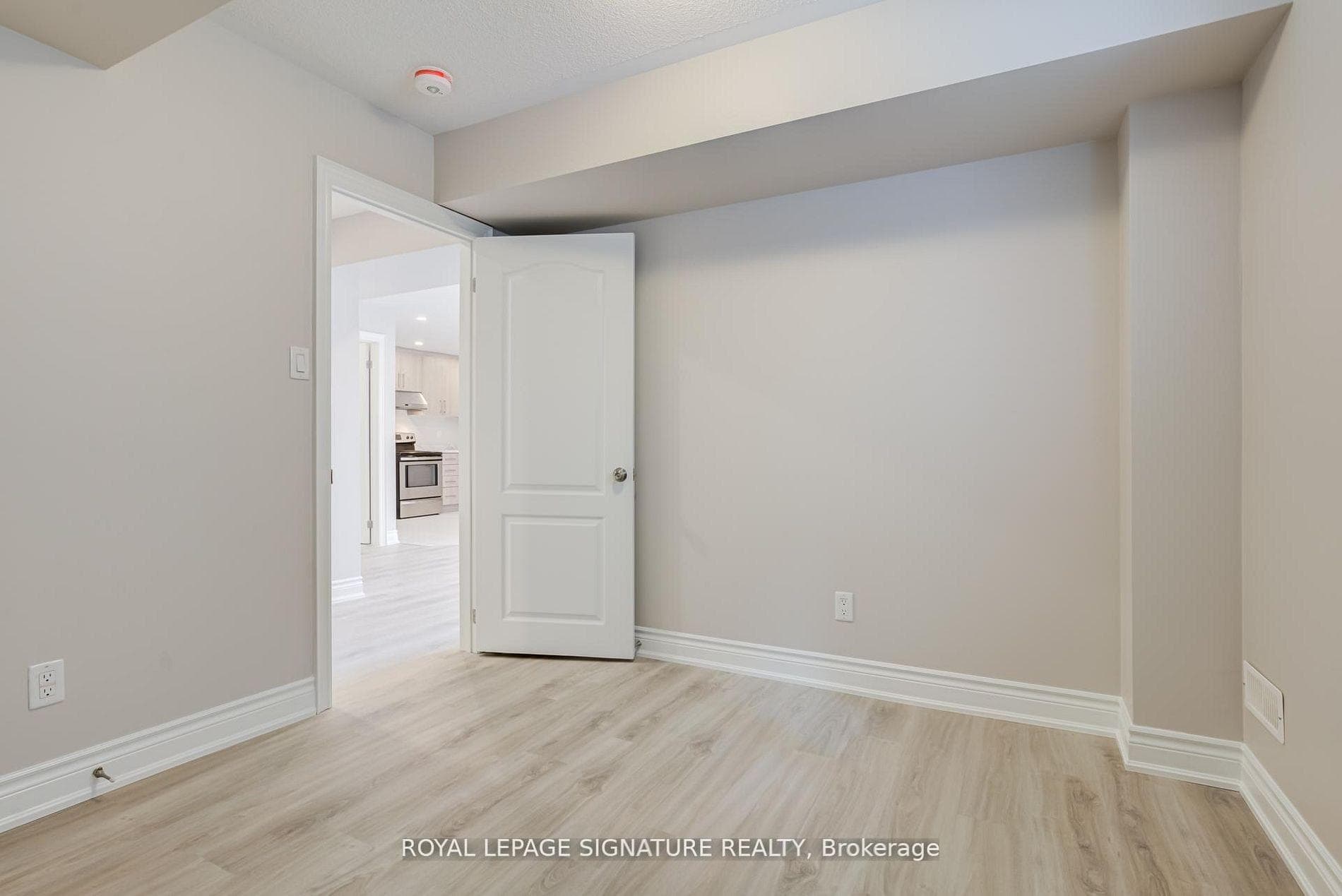 16 Dancing Waters Road Unit Bsmt photo 20