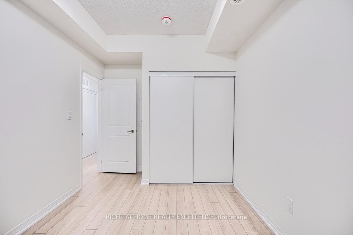 235 Mclevin Avenue Unit 3 photo 29
