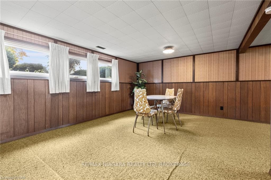16 MAUREEN Avenue photo 22