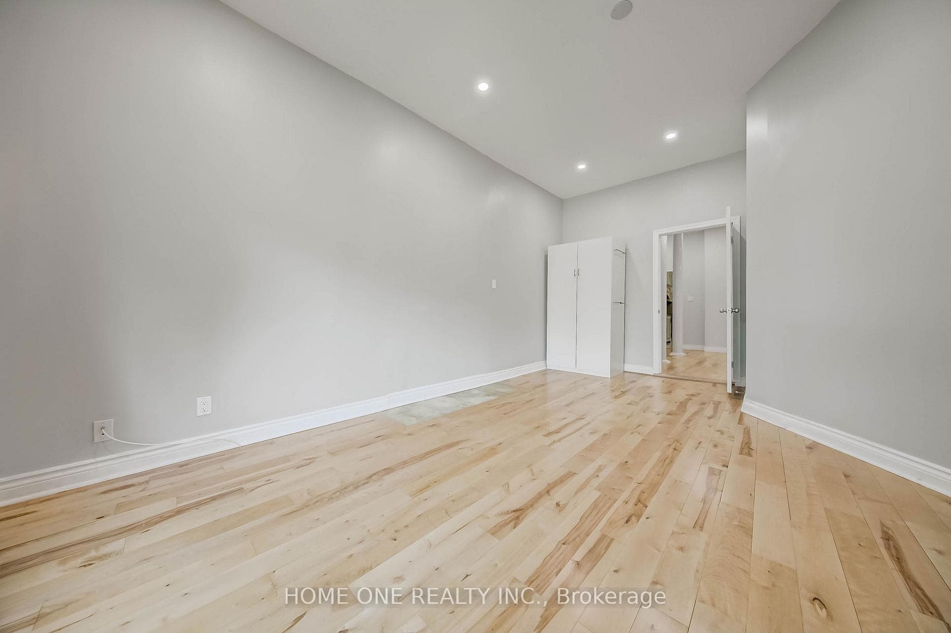 13 Simpson Avenue photo 26