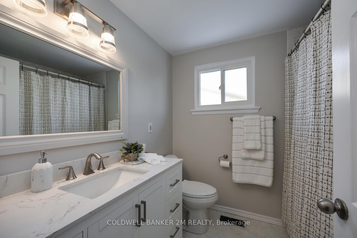 1076 Carolyn Avenue photo 21
