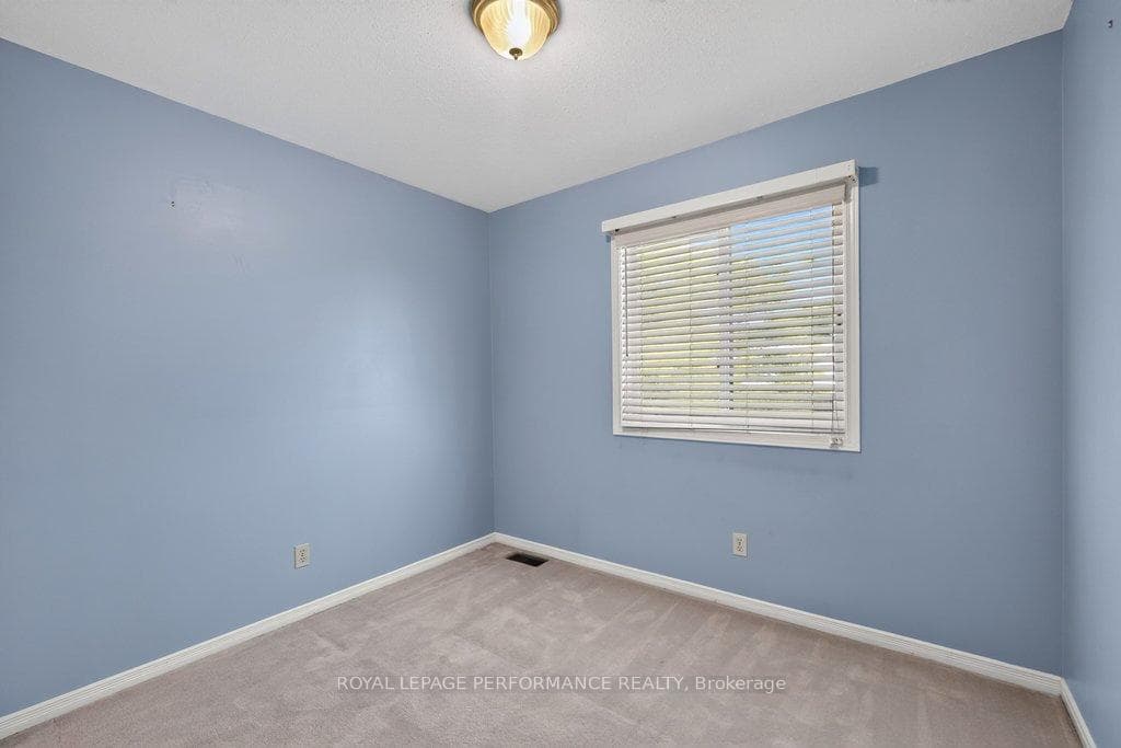 38 Burlington Crescent photo 33